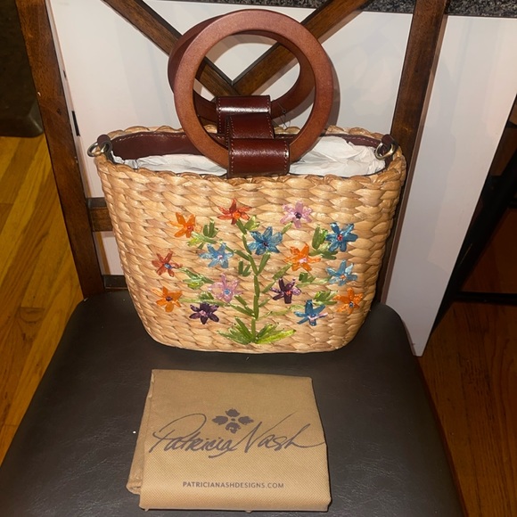 Patricia Nash Woven Paper Straw Cler Tote with/Wooden Handles - Picture 1 of 9
